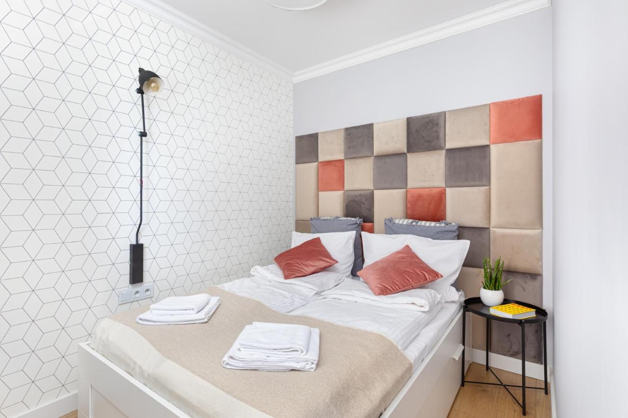 Stylowy Apartament Z Pieknym Widokiem Na Miasto Варшава Екстериор снимка