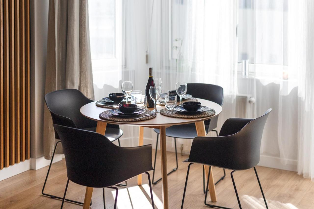 Stylowy Apartament Z Pieknym Widokiem Na Miasto Варшава Екстериор снимка