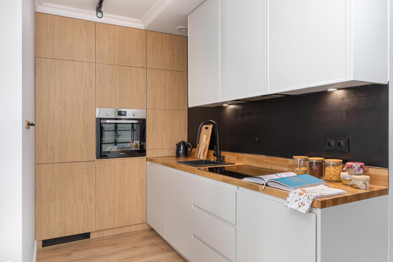 Stylowy Apartament Z Pieknym Widokiem Na Miasto Варшава Екстериор снимка